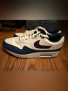 Nike Air Max Men’s Retro Running Sneakers